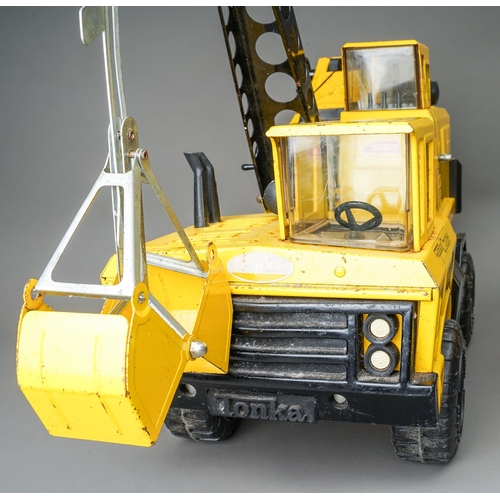 52 - Tonka Toys.  A large scale 4 wheel crane wagon and a Mighty Tonka dump truck tipper (2)