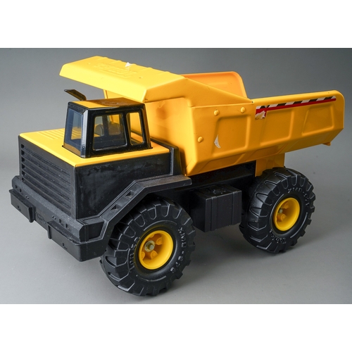 73 - Tonka Toys.  A later issue large scale dumper tipper truck in good condition.  Slight damage to tran... 