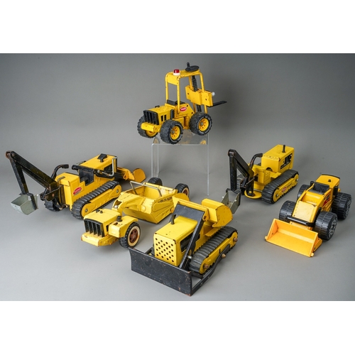 77 - Tonka Toys.  Medium scale set of 6 construction vehicles - 3 caterpillar tractors, fork lift, grader... 