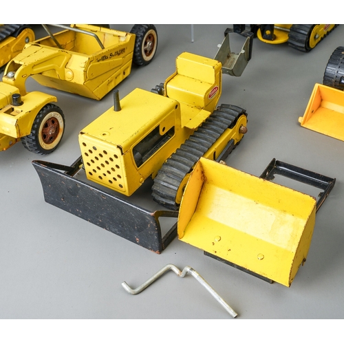 77 - Tonka Toys.  Medium scale set of 6 construction vehicles - 3 caterpillar tractors, fork lift, grader... 