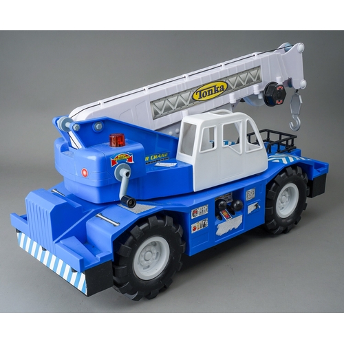 88 - Tonka Toys.  A later plastic bodied 4 wheel crane truck.  Good condition