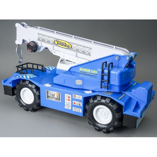 88 - Tonka Toys.  A later plastic bodied 4 wheel crane truck.  Good condition