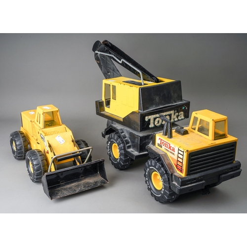 91 - Tonka Toys.  Large scale 4 wheel crane truck and an articulated loader (2)