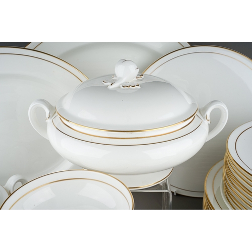 175 - A collection of Royal Worcester Contessa dinner ware to include dinner, lunch and side plates, two t... 