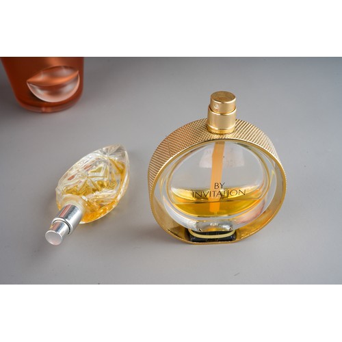 182 - An Italian Empoli Amberina ripple glass decanter and stopper together with a frosted glass decanter,... 