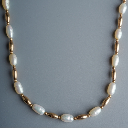 22 - A 9ct gold and pearl necklace and bracelet, set with alternate pearls and gold coloured beads, the c... 