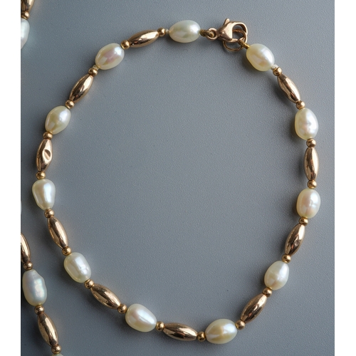 22 - A 9ct gold and pearl necklace and bracelet, set with alternate pearls and gold coloured beads, the c... 