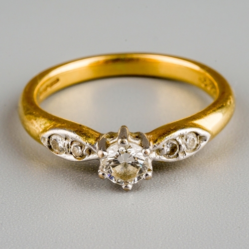 44 - An 18ct yellow gold and diamond solitaire ring, the central round brilliant cut diamond approx 0.2ct... 