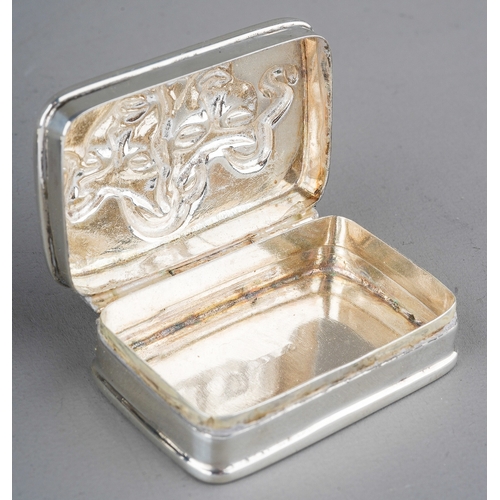 227 - A group of silver to include: an Edwardian three handled tot / tig, engraved inscription, hallmarked... 