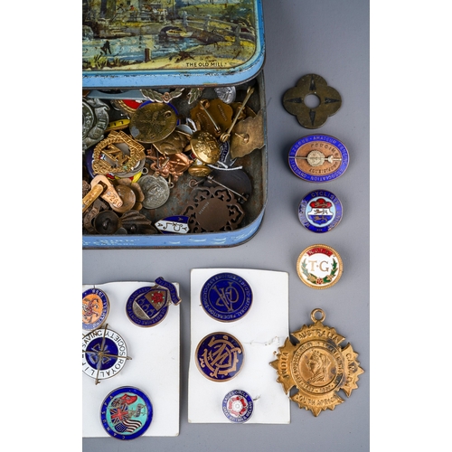 147 - Including Boys Brigade Badges, Butlins enamel badge, British Railways badges. A mixed collection, 63... 