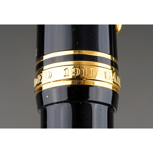 360 - A Japanese Sailor black and gilt fountain pen with 21k Naginata Togi nib, stamped 21K 875, boxed wit... 