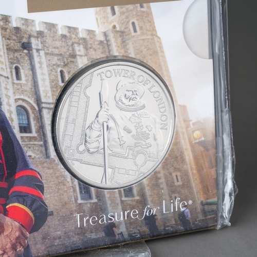 613 - The Tower of London coin Collection for Royal Mint. Uncirculated £5 coins in original unopened packa... 