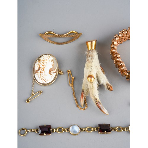 67 - A collection of jewellery, including rolled gold lockets, a Victorian gold plated bracelet (af); a m... 