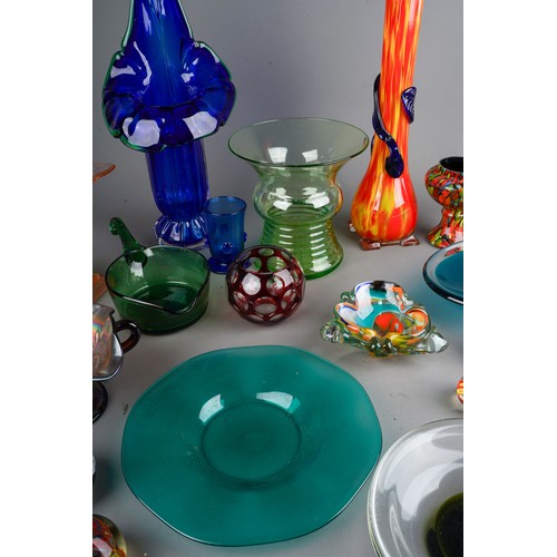 151 - Assorted glass paperweights and Studio style vases and bowls (1 box)