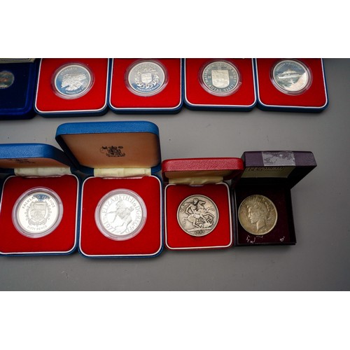 241 - 1889 Crown, commemorative crowns depicting Commonwealth countries. Many of the coins are 925 and wei... 