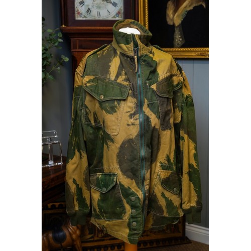 258 - Post War British Airborne Denison Smock. The label inside is dated 1966, size no 4. The name' Hilton... 