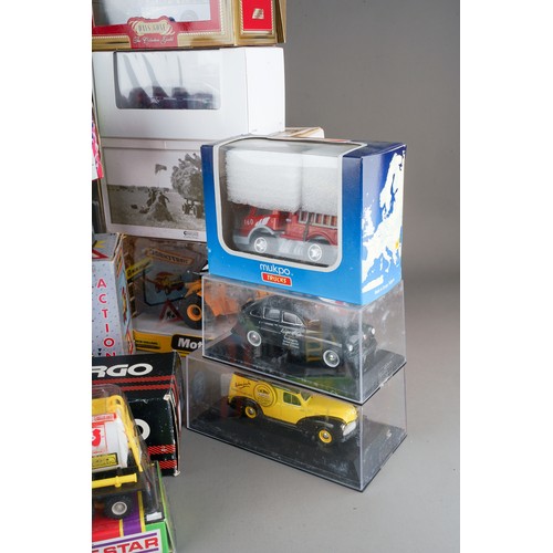 320 - A group of modern boxed diecast vehicles to include Rio, Motorama, Matchbox (2)