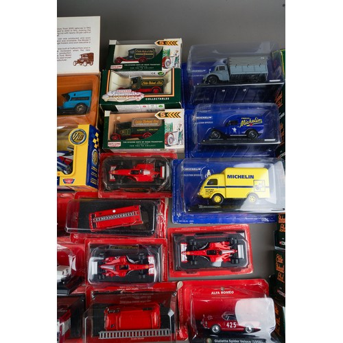 323 - Assorted boxed modern diecasts (q)