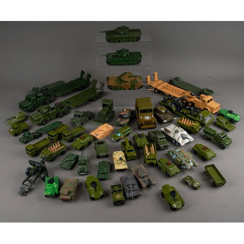 328 - One tray of military related diecast vehicles to include Dinky and Matchbox (q)