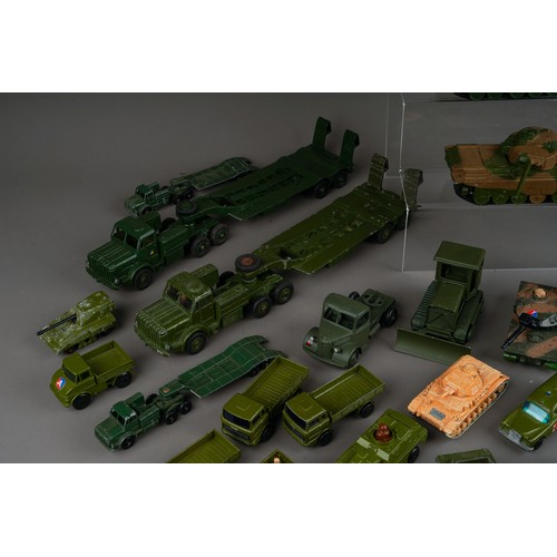 328 - One tray of military related diecast vehicles to include Dinky and Matchbox (q)