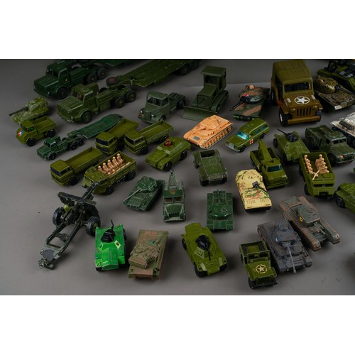 328 - One tray of military related diecast vehicles to include Dinky and Matchbox (q)