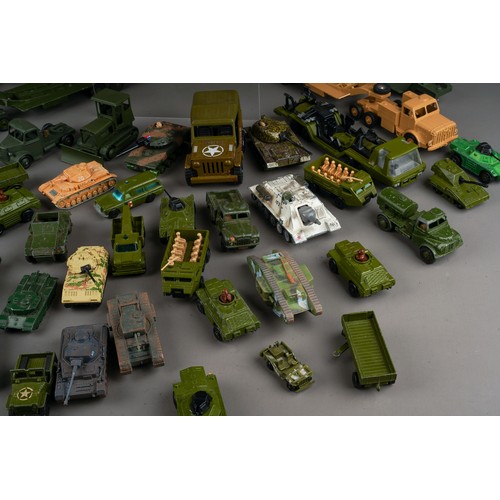 328 - One tray of military related diecast vehicles to include Dinky and Matchbox (q)