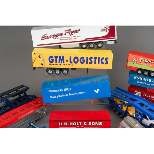 330 - Tray of diecast vehicles to include articulated trailers and loads