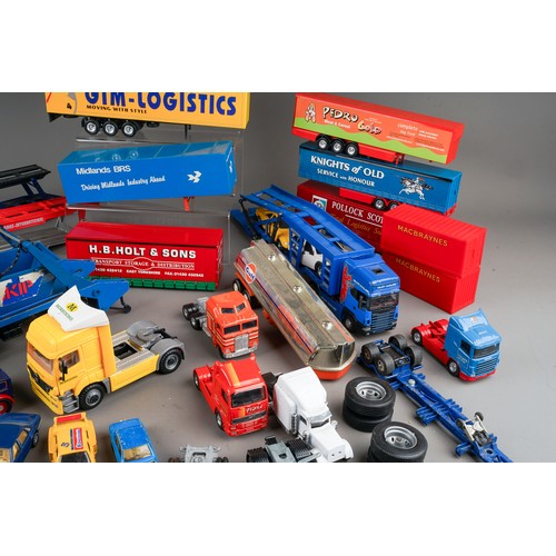 330 - Tray of diecast vehicles to include articulated trailers and loads