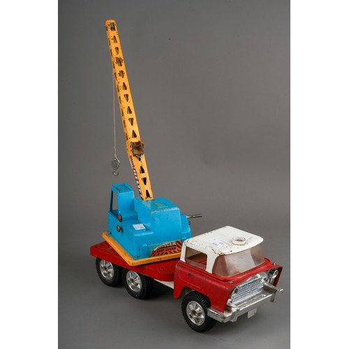 334 - A 1960's Triang tinplate crane truck