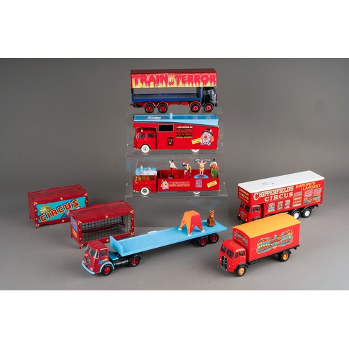 339 - Corgi Classics Chipperfield Circus Foden 8 wheel wagon (near mint, no box), together with 2 Code 3 B... 