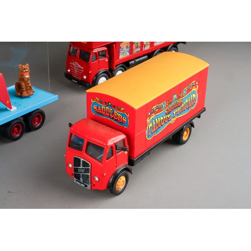 339 - Corgi Classics Chipperfield Circus Foden 8 wheel wagon (near mint, no box), together with 2 Code 3 B... 