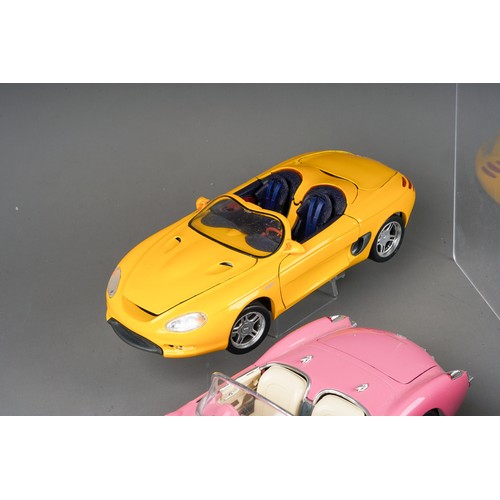 343 - A tray of 1/18 scale Maisto/Bburago sports cars