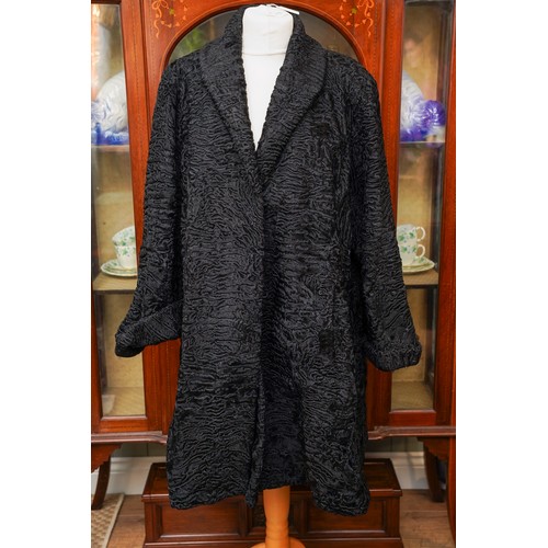 458 - 4 vintage ladies fur coats along with a leather long coat  and a Astrakhan black ladies coat (6)