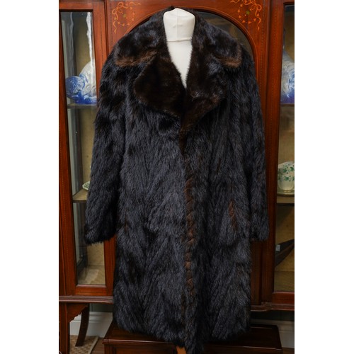 458 - 4 vintage ladies fur coats along with a leather long coat  and a Astrakhan black ladies coat (6)