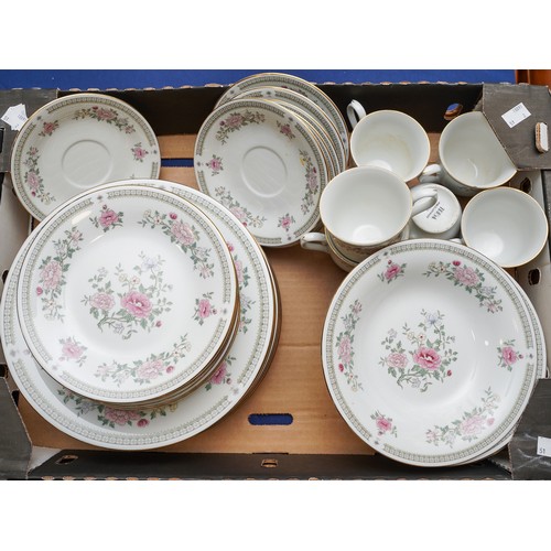 467 - Trisa porcelain part dinner service and a collection of various tea wares to include Spode, Bavarian... 