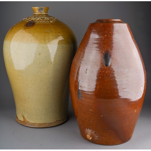 490 - Collection of stoneware - 2 barrels, one by William Stork Beckit (2)
the William Stork approx height... 