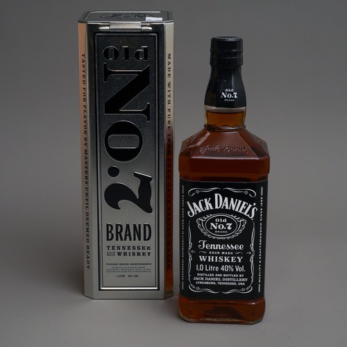 624 - 1 bottle of Penderyn single malt Welsh whisky and 1 bottle of Jack Daniel's Charcoal Mellowed Old No... 