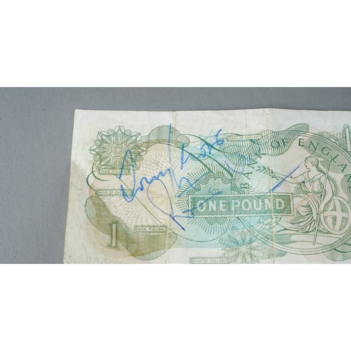 618 - £1 green paper note baring signatures for  Barry John - Welsh Rugby Legend, Tony Lewis -England Cric... 