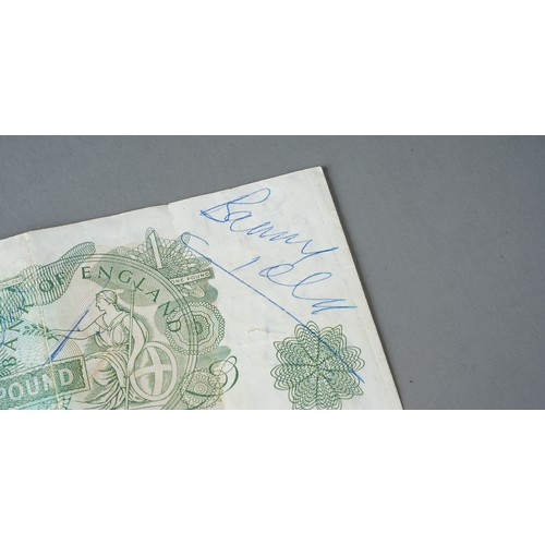 618 - £1 green paper note baring signatures for  Barry John - Welsh Rugby Legend, Tony Lewis -England Cric... 