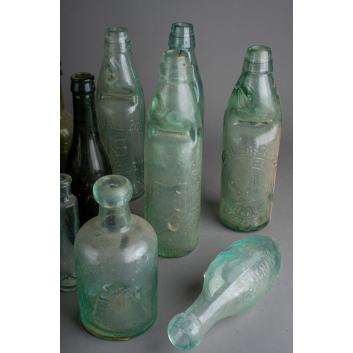 595 - Assorted vintage glass cob and other bottles (Q)