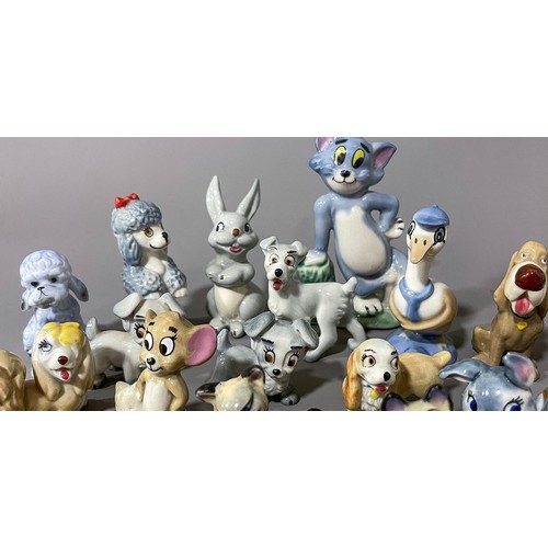 472 - Quantity of Wade ornaments, mainly Disney characters including Tom and Jerry  ( 20)