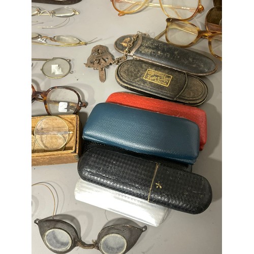 85 - A collection of various vintage spectacles and glasses, some gold