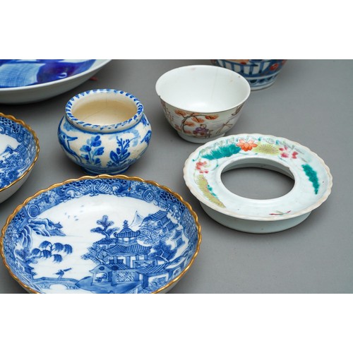 115 - Assorted Asian ceramics to include two 18th Century Chinese Export tea bowls, an 18th Century plate ... 