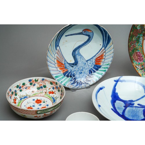 115 - Assorted Asian ceramics to include two 18th Century Chinese Export tea bowls, an 18th Century plate ... 