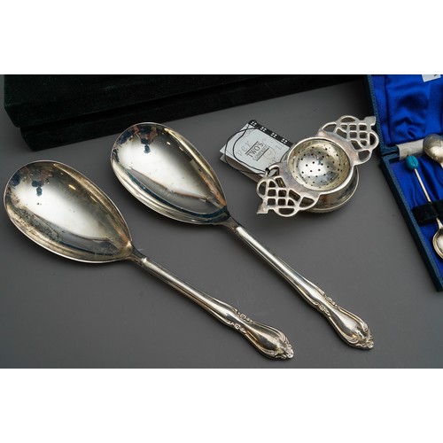 232 - A collection of silver plate, EPNS to include: vintage boxed Grenadier silversmiths Georgian style c... 