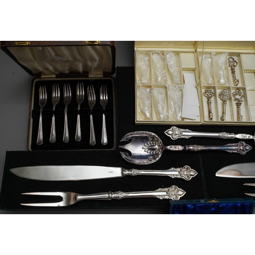 232 - A collection of silver plate, EPNS to include: vintage boxed Grenadier silversmiths Georgian style c... 