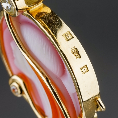 34 - Catherine Best of Guernsey - an 18ct yellow gold, diamond and cameo pendant necklace, the agate came... 