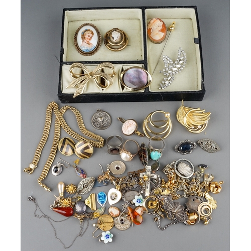 45 - Costume jewellery, including a 9ct yellow gold and pearl ring, size R1/2, approx 5.4g; a pair of 9ct... 