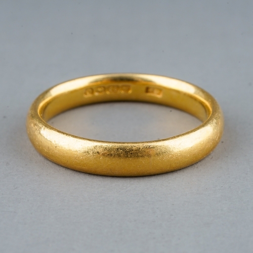 46 - A 22ct yellow gold wedding band, size Q, gross weight approx 6.2g