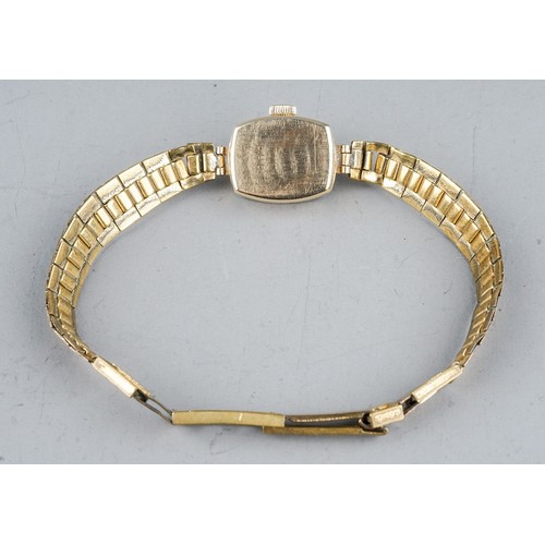 51 - A ladies 9ct yellow gold cased Everite wristwatch, gold-plated strap; and a collection of costume je... 